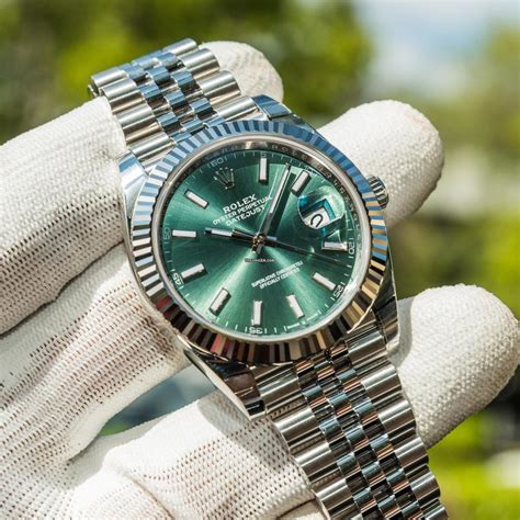 rolex datejust green dial price.